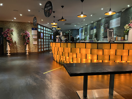 Photo of Wings International Cuisine - 119 Ferensway, Hull HU1 3UW